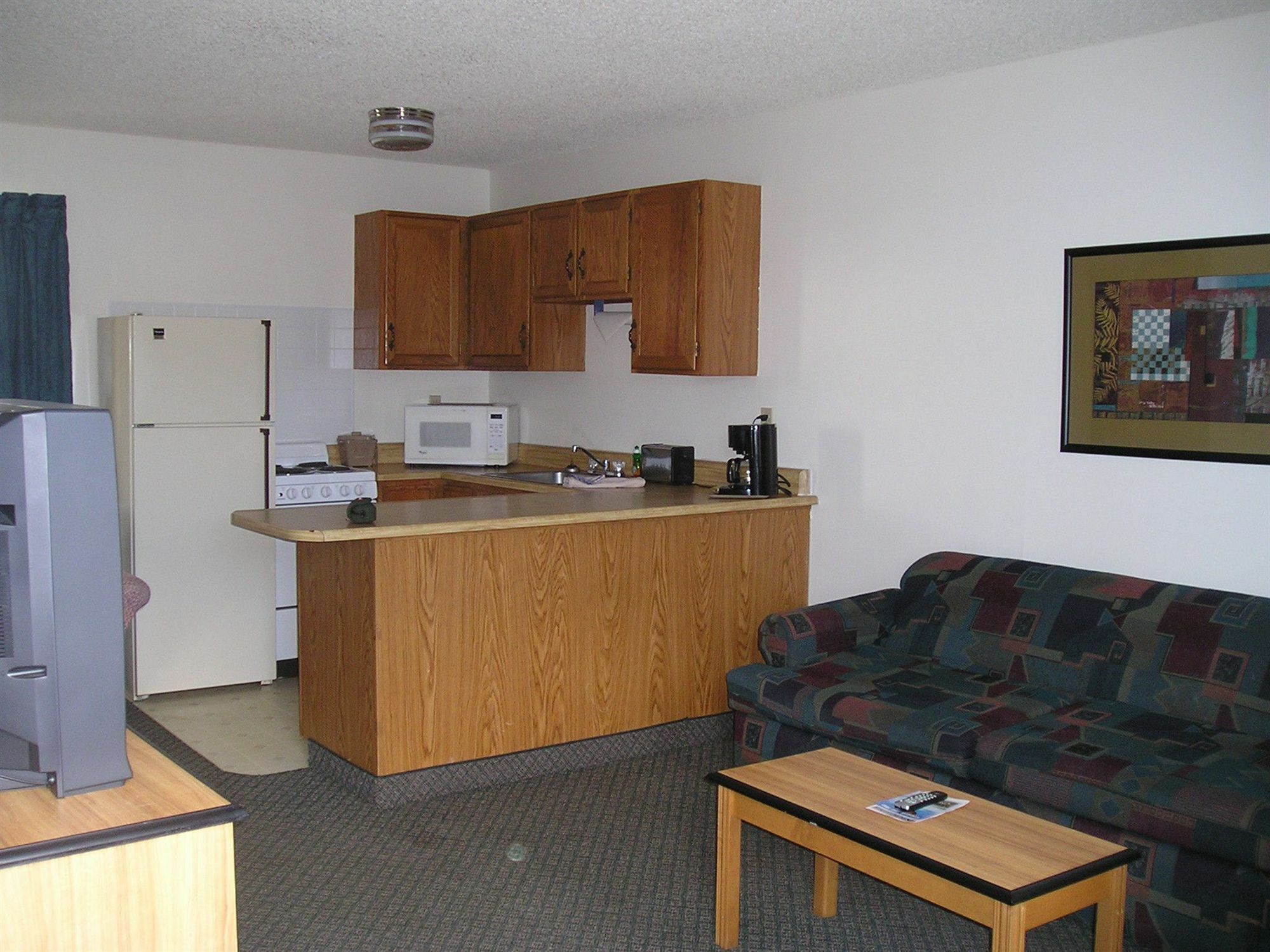 Travelodge By Wyndham Colorado Springs Airport/Peterson Afb Room photo